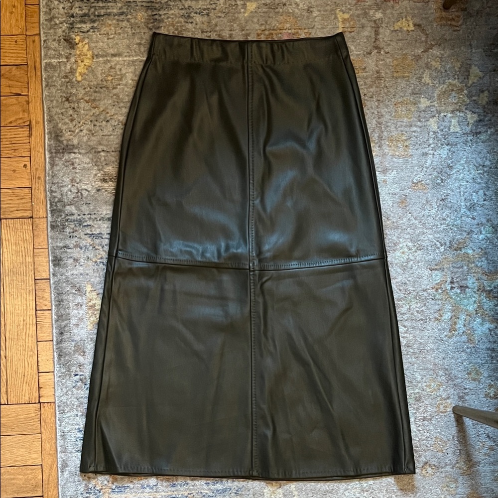 Max Studio NWT midi skirt faux leather deep green/olive size small